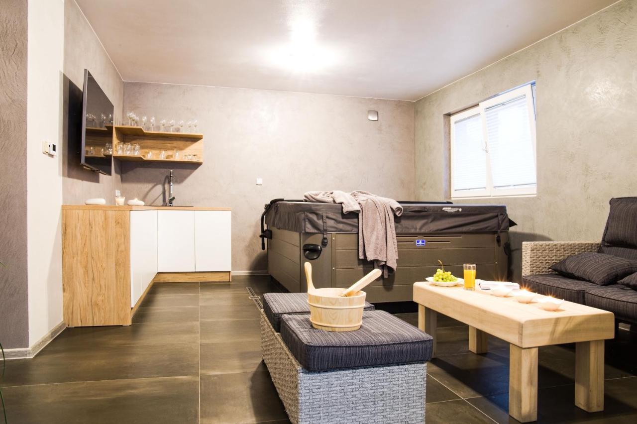 Apartmany A Wellness Vmal Skuteč Exterior foto